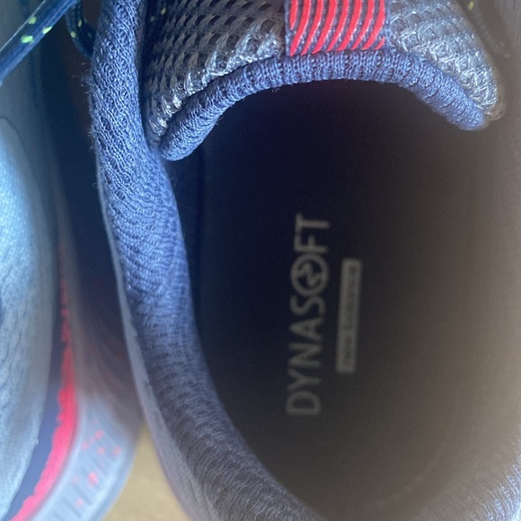 New ballots women’s sneakers. Size 6. - Picture 6 of 11